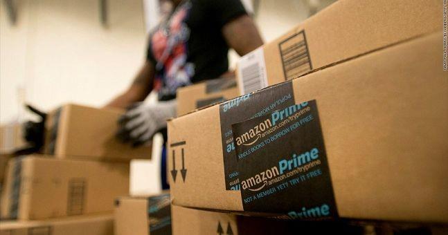 Uzmanlar, Amazon'un geen hafta lkenin en byk gda perakendesi zincirlerinden olan Whole Foods'u 13,7 milyar dolara satn alma anlamasna iaret ederek, e-ticaret devinin imdi de giyim sektrndeki payn artrmay hedeflediini ifade ediyor.