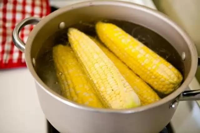 Msrlarn zerinie iki parmak geecek ekilde su ekleyin