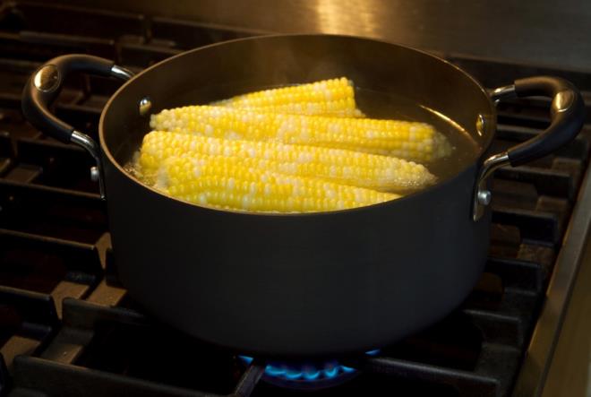 ncelikle unu bilmelisiniz ki msr halamak zaman ister. En az 1 saat boyunca suda kaynamaya brakmalsnz.