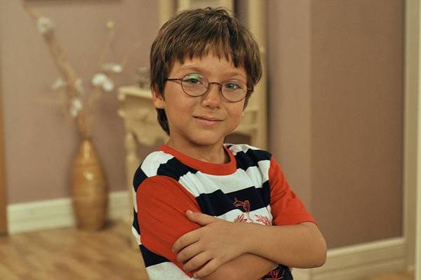 Dizinin Beton Orun'u Alp Eren Khamis'in son hali ise herkesi ok artt.