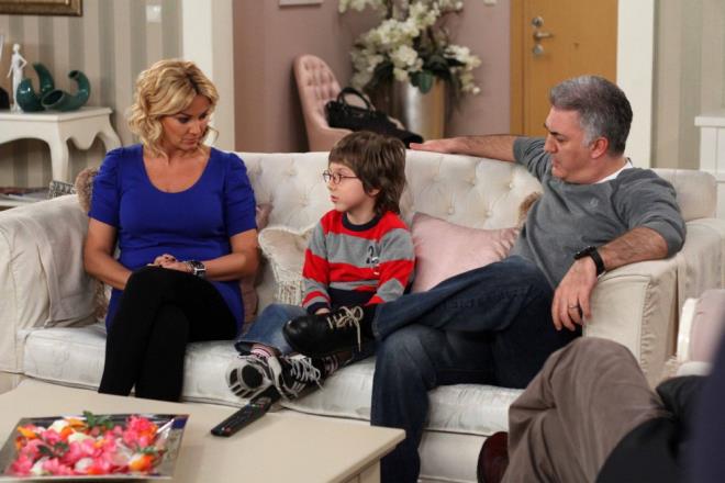 Twitter'dan Tamer Karadal ve Pnar Altu'un olduu fotoraf paylaan Birol Gven, paylamna "ocuklar Duymasn ok yaknda balyor" notunu dt.