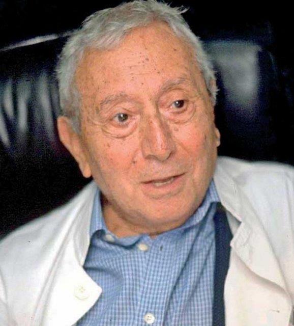 1962 ylnda Beyolu'nda ilk maazasn aan Vtali Hakko, Trkiye'yi modern maazaclk anlayyla tantrd. Vakko, Trkiye'nin en nemli ve nc Tekstil devlerinden biridir.