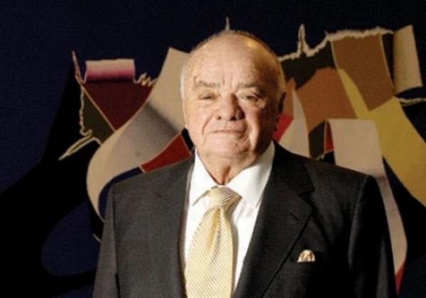 1960'larda, ENKA ilk yatrmlarn, Pima Plastik ve Alta elik El Aletleri fabrikalarnn kuruluu ile iki imalat sanayine yapmtr.