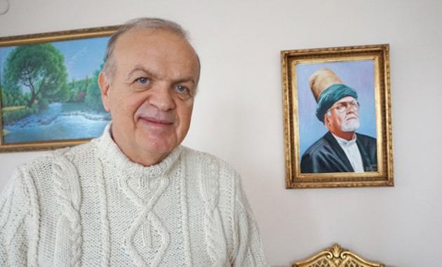 Madame Tussauds stanbul Genel Mdr Sarper Hilmi Suner, "Anadolu topraklarndan kp tm dnyaya bar mesaj veren ve yzyllar ncesinde evrensel olmu Mevln'nn da mzemiz figrlerine eklenmesini ok istedik. Mevln'nn bar mesajn; din, dil, rk fark gzetmeksizin tm insanla ynelik dncesini mzemiz zerinden de ziyaretilerimize ulatrmak istedik" dedi.      Heykel, niyaz duruunu temsil ediyor     Faruk elebi, model olmasyla ilgili unlar syledi: