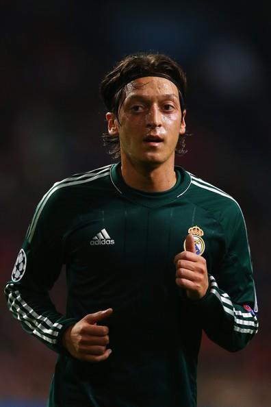 Almanya'da ald eitim ise bunu disiplin ve doru davran biimiyle harmanlad.