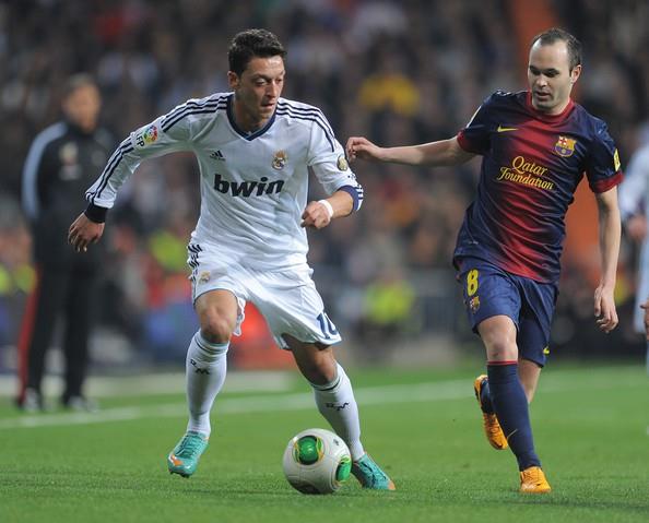 "Arsene Wenger'e gvenim sonsuz, onun bana gvenine olan inancm da. Bana sonuna kadar gvenilen, beni yeteneklerime tekrar inandran bir yerde olmak istedim" diyen Mesut, bundan sonra Arsenal' zledii gnlere dndrmek iin mcadele edecek.