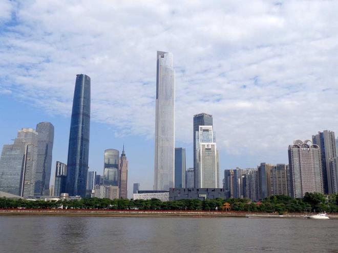 7. Dnyann en hzl asansrne sahip bina  <p>  Eskiden olsa sadece ABD, Kanada ve Avustralya ile snrlandrabileceimiz liste, zellikle son on ylda Ortadou ve in ile epey deiti.  u anda dnyann en uzun yedinci gkdeleni in'in Guangzhou kentindeki CTF Finans Merkezi. Ykseklii 530m ve 111 katl.<p>  Bina ayn zamanda dnyann en hzl asansrne sahip.