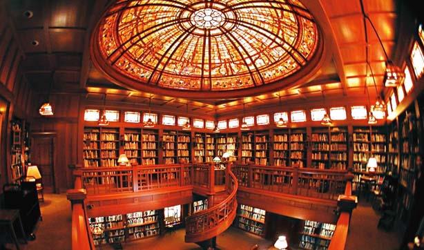 2. Star Wars'u bu kitaplara borlu olabiliriz  <p>  Forbes'a gre 5.1 Milyar dolarlk servetin sahibi olan yapmc ve ynetmen George Lucas da muhteem bir kitapla sahip isimler arasnda yer alyor.  Tabii buna kitaplk demek olduka mtavazi bir tercih. Zira Lucas'n ktphanesi birok niversieye ta kartr.