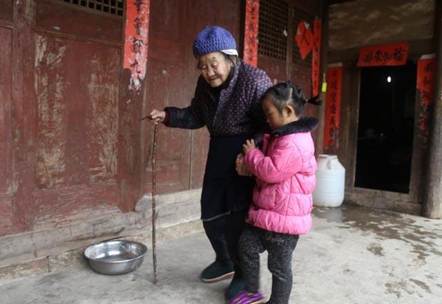 Anna&#8217;nn babas bilinmeyen bir nedenden dolay hapishaneye kapatld.