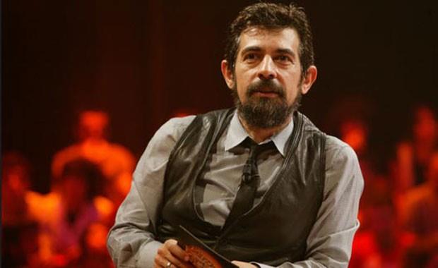 OKAN BAYLGEN: Mimar Sinan niversitesi Devlet Konservatuar'n bitirdikten sonra ayn niversitenin Sosyal Bilimler Fakltesi'nde master yapt.