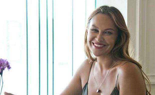 HLYA AVAR: Baarl isim Ortaokul mezunudur. Lise eitimine devam etmek yerine evlenmeyi tercih etti.