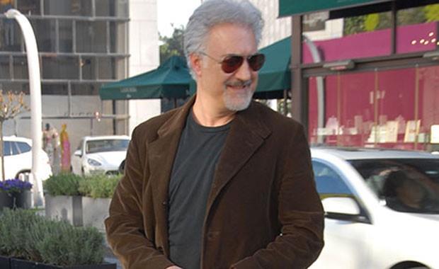 TAMER KARADALI: Bilkent niversitesi Sahne ve Gzel Sanatlar Fakltesi Tiyatro Blm'nden mezun oldu.