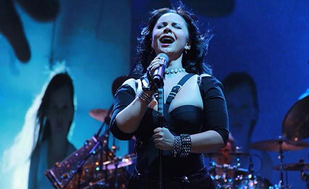 EBNEM FERAH: ODT Ekonomi Blm'n 2. snftan terk ettikten sonra stanbul niversitesi ngiliz Dili ve Edebiyat Blm'nde okumutur.