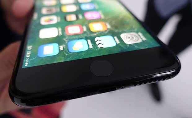 Zira iPad'e yklediiniz iPhone uyumlu bir uygulamann otomatik olarak iPhone'a yklenmesi sz konusu ki, gereksiz yere iPhone'larn yavalatabilir.