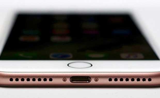 Eski fotoraflardan kurtulun. Yzlerce fotoraf telefonunuzda tutmak yerine bu fotoraflar iPhoto ile yedekleyebilir veya iCloud ile internete kaydedebilirsiniz.