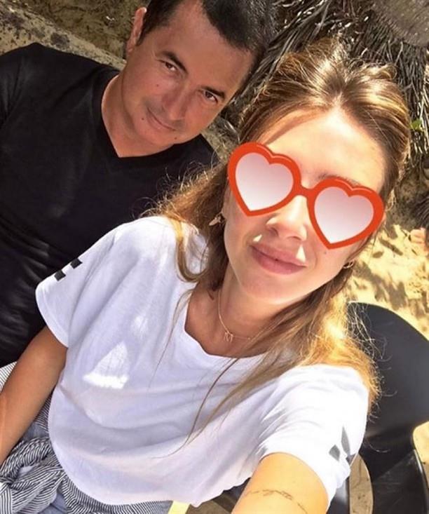 eyma Suba verdii rportajda Acun Ilcal ile Var Msn Yok Musun yarmasnda tanmadklarn, Ilcal'nn kendisini okulda grp beendiini syledi.