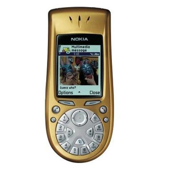 Nokia 3650-    Bir bala i telefonu snfna giren Nokia 3650 klavyeyi yeni batan tasarlad bir telefonla dikkatleri zerine ekmiti. 2003 ylnda sata sunulan cihaz Symbian 60 iletim sistemi altnda alyordu.