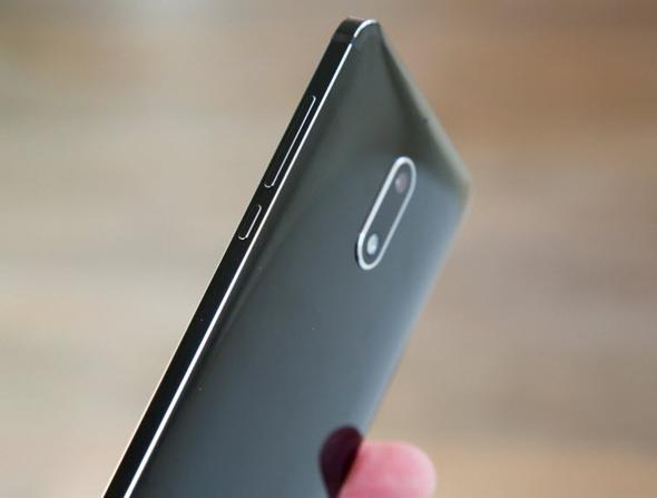 ift hoparlrl akll ses amplifikatr, kullanclarn daha derin bir bas ve netlik deneyimi yaamalarn salarken, Dolby Atmos ilgin bir elence deneyimi sunuyor.