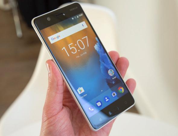 3000 mAh bataryas ile arj mr anlamnda bir gn kurtarabilen cihazn fiyat 1149 TL.