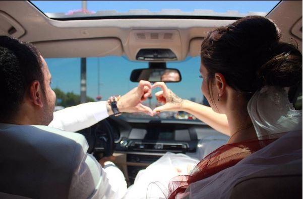 Gke Akyldz bu fotoraf "Bugn nikahmz vard. E olmaya bu hayat paylamaya sz verdik. Yarn iin artk saatler kald. Yarn byk gn " notuyla paylat.