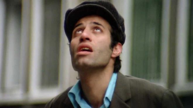 1. Kapclar Kral  <p>  Zeki kten'in ynettii 1976 yapm filmde Kemal Sunal, apartmann kapcs rolyle Altn Portakal kazanmt.