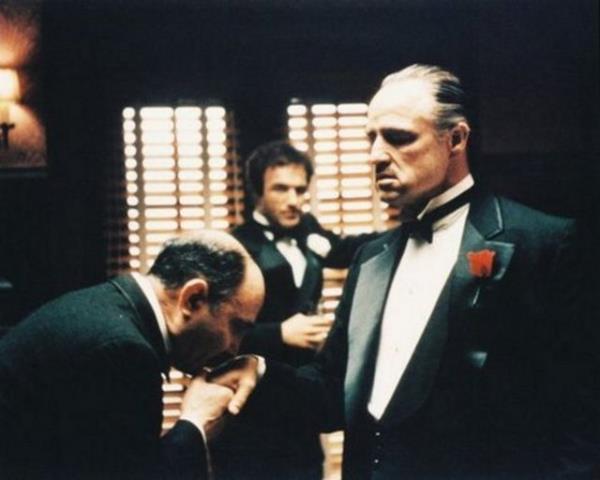 The Godfather "Para silahtır ama siyaset, tetiği ne zaman çekeceğini bilmektir. "