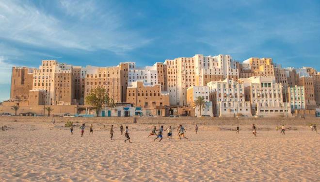 5. Yemen  <p>  Dnyann en inanl lkeleri listesinde beinci srasnda Yemen yer almakta. lkede kendisini inanl olarak tanmlayanlarn oran %99