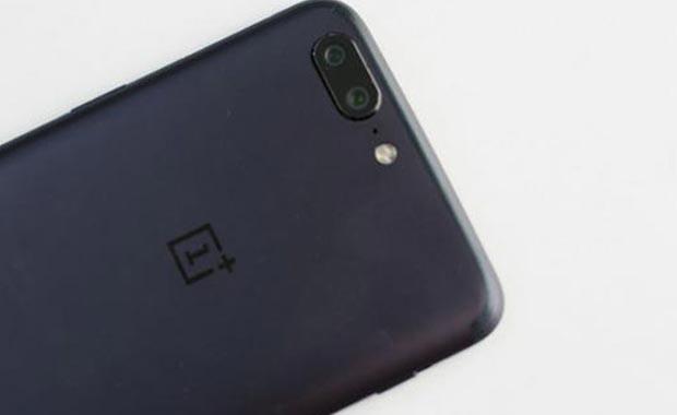Fakat bu RAM miktar benim iin yeterli deil derseniz, OnePlus 5&#8217;in 8GB RAM&#8217;li versiyonu da mevcut. 128GB dahili depolama alan bulunuyor.