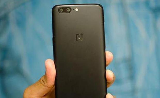 8 ekirdekli CPU mimarisine GPU tarafnda Adreno 540 elik ediyor. Adreno 540, oyun performans bakmndan snfn en iyi GPU&#8217;su olarak gsteriliyor.