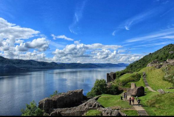 30. Loch Ness Gl, skoya