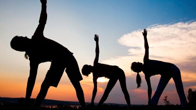 Hem hzl kilo kayb hem de daha dzgn bir fiziksel grnm iin fiziksel aktiviteyi hayatnzdan eksik etmeyin! Unutmayn, dzenli ve dengeli beslenmeyi fiziksel aktivite ile desteklerseniz daha hzl ve daha kalc kilo kaybedersiniz!