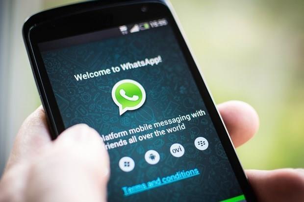 9- DZST WHATSAPP<p>    WhatsApp' bilgisayardan aarak artk iyerinizde istediiniz kadar mesajlamanz mmkn. Bilgisayarnzdan Web.whatsapp.com adresine girdikten sonra telefonunuzdaki WhatsApp'inizden alacanz QR kodu ile sohbetlerinizi bilgisayar ekranna tayabilirsiniz.