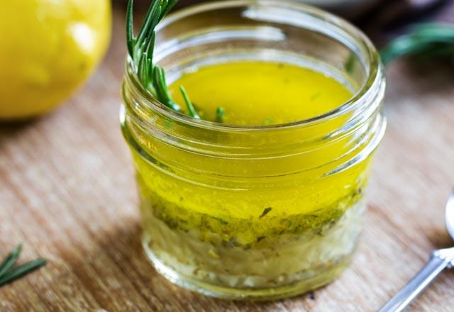 Biberiye ya yntemi<p>  Aktarlardan bulabileceiniz biberiye ya da bcek ve fareleri evinizden uzaklatrmaya yarayacak bir dier yntemdir. Biberiye yann keskin kokusu, zellikle fareleri rahatsz edecek evinizin kapsna bile yaklamalarna izin vermeyecektir.