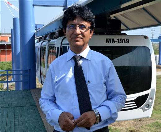 "Biz herhangi bir hatta kent ii ulam 1 liraya indirmeyi hedefliyoruz" diyen elik, "Bunu bir taahht olarak da alabilirsiniz. Eer herhangi bir ehirde bu sisteme balarsak, sadece 1 lira ile tayacaz ve gelecek 10 ylda zam yapmayacaz. Burada yatrdmz yatrm yine de tahminlerimizin ok altnda geri alacamz biliyoruz" ifadesini kulland.