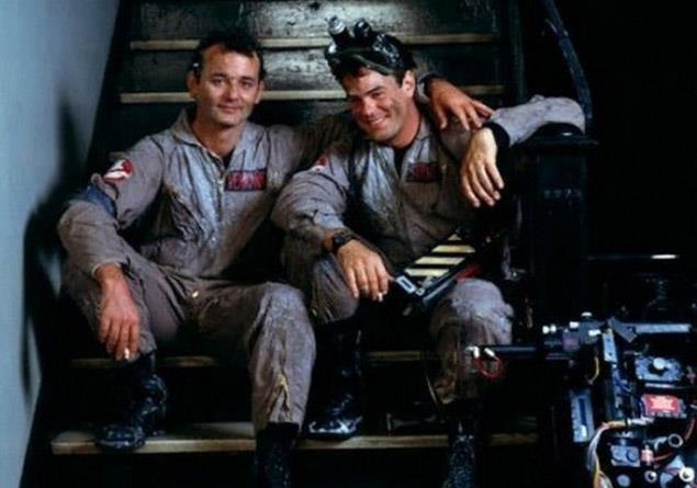 3- Hayalet Avclar seti<p>  Hayalet Avclar'nn yldzlar Bill Murray ve Dan Aykroyd set arasnda sohbet kafasnda. Yl 1984.