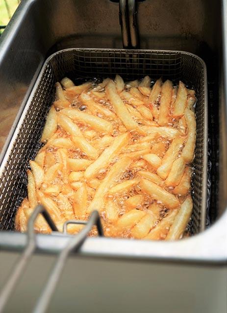 Kzarm patates 19 tane malzeme ierir<P>    Kzarm patatesler o mkemmel tada sadece iki malzemeyle ulayor sanyorsanz, yanlyorsunuz. inde neredeyse 20 tane malzeme var. Tabii ki ana malzemesi patates ama katk maddeleri ve tatlandrclar da unutmamak gerek