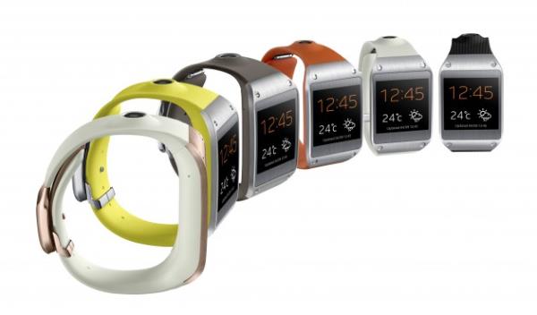 te yandan Samsung Galaxy Gear tamamen paslanmaz elikten retildi. Mikrofon ve kamera cihazn kaynda yer alyor.