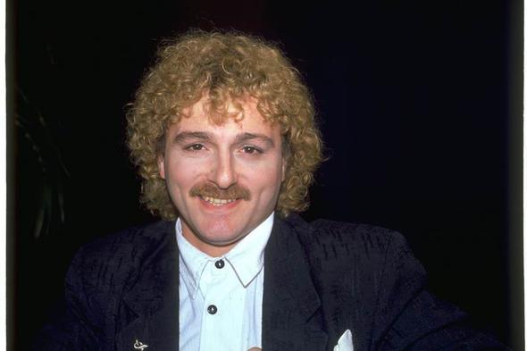 Yaadklarmdan korksam neye yarar!  <p>    lmden korkuyor musunuz?  <p>  - Korkmasam neye yarar! leceim zaten!  &#8220;lm hayatta birok eye deer katyor&#8221; demisiniz... Hl ayn m dnyorsunuz?  <p>  - Evet. Hayatn deerini anlyorsun. evrendeki insanlarn deersizliini gryorsun.<p>    Yaadklarnzdan hayata baknzda neler deiti?  <p>  - Ben deitim. Baz eylere farkl bakyorum. Daha iyi bir adam oldum. Kimseyle uraacak halim yok. Senin neen beni ilgilendiriyor ama derdin beni ilgilendirmiyor artk.