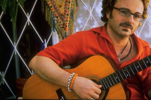 Bu srete yaadnz vefaszlklar oldu mu?  <p>  - Arayan sormayanlar oldu. Eskiden kzardm ama artk takmyorum. Etrafmdaki kimseye, ne vefaszm diye harcayacam zamanm ne de gcm var. Zamanm ve gcm arkamda ok daha dzgn eyler brakarak bu dnyadan gitmek iin harcamay dnyorum.