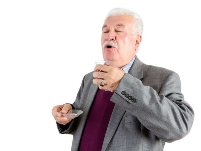 <br /> <strong>3. &Ccedil;ay her eyin yannda i&ccedil;mek</strong><br /> &nbsp;  Temel sv besini ay olan Trk erkei ay her eyin yannda ier.   <p>    Ar hararet yapan Trk erkeine en ksa zamanda ay takviyesi yaplmas zorunludur.    ay imeyi ok nemli bir ritel haline getiren Trk erkei bunu yanndaki kadnlara ''Hanm kalk ay koy'' ataszn sk sk yineler.