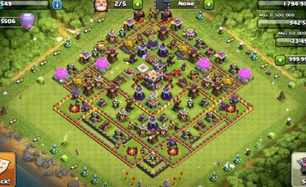 Clash of Clans:   Oyunda kendi kynz ina ederek, burada geim salamaya ve asker yetitirmeye balayabilir, sihirbazlar, barbarlar, ejderhalar ve daha pek ok gl sava yetitirerek kendi klannz kurabilirsiniz