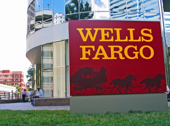 Wells Fargo, ABD'de en fazla mevduat toplayan irkettir. stelik mevduat bakiyelerinde yln ikinci yarsnda byk bir art saland. irket, rakiplerinin aksine karn, bankaclk zerinden salamyor. Bunun yerine araclk ve danmanlk ynleriyle gelir elde ediyor.