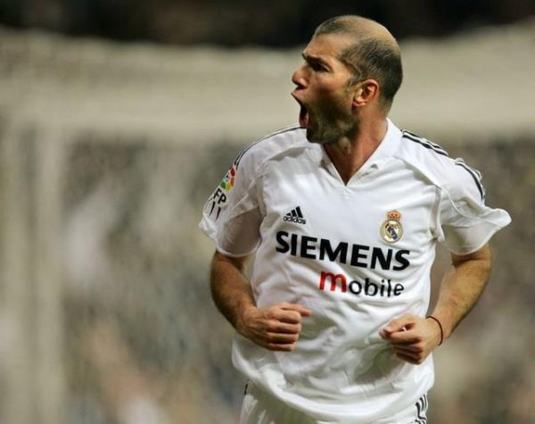 2001 ylnda Juventus'dan 75 milyon Euro'ya transfer ettii Zinedine Zidane'dan sonra 2009 ylnda da Manchester United'dan Cristiano Ronaldo'yu 96 milyon Euro'ya satn alan Real Madrid, Bale'nin transfer edilmesi ile futbolda 'dnyada benden baka byk yok' dedi.