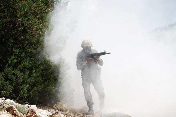 Isparta'nn Eirdir ilesinde kurulu Eirdir Da Komando Okulu ve Eitim Merkez Komutanl, Komando htisas Kursuna ev sahiplii yapyor. Komando brvesi almak isteyenlerin eitim alabilecei tek yer olan komutanlk, Trk Silahl Kuvvetlerinin ihtiyalar dorultusunda eitli kurslara da ev sahiplii yapyor.