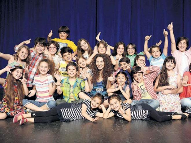 <strong>7. G&uuml;ld&uuml;y G&uuml;ld&uuml;y Show &Ccedil;ocuklar</strong>  Yetikinlerin yapt versiyonu yeterince jilet attrmyormu gibi bir de ocuk oyuncularn olduu versiyonla yaz ekranlarna merhaba diyen Gldy Gldy Show ocuklar da komedi asndan orijinal versiyonundan ok da farksz saylmaz.<p>    Sosyal medyann ocuklar irinletirme projesinin bir aya olan R harfini Y harfi yapma akm ne yazk ki burada da vcut bulmu.    Bym de klm kafas sa olsun izleyenler bu programa en azndan ortada bir emek var, o yata biz ne yapyorduk bunlar neler yapyor diyerek skelere hafif bir tebessm ediyorlar.