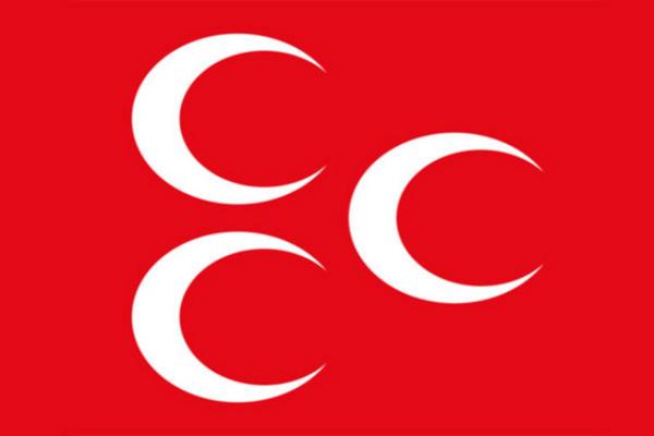  ay boyunca gerekletirilen Facebook ve Twitter izlencesi sonucunda, Facebook platformunda en ok iletiyi MHP (1501 mesaj ile), Twitter kanalnda ise BDP'nin (1292 tweet ile) paylat (Facebook'ta en az iletiyi 105 mesaj paylamyla AKP Genel Bakan, Twitter'da ise en az tweet saysn 18 ile MHP Genel Bakan yapmtr),