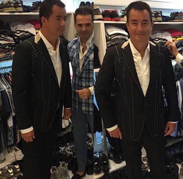 Dnde siyah bir smokin giyecek olan Acun Ilcal nceki gn damatlk provas yapt. Ilcal'nn bu anlarda ekilen bir fotoraf sosyal medyada yaynland.