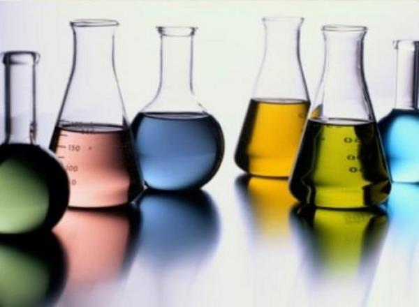 <b>7-Kimyasallar </b>  <p>2012:Yzde 12.0 </p>  2013: Yzde 11.9