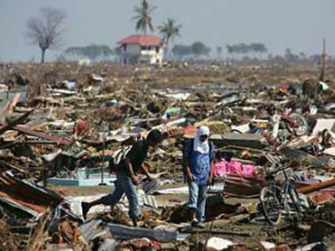 <strong>9. Sumatra, Endonezya (28 Mart 2005) - 8.6</strong>  Bin 313 kiinin lmne sebep olan 8.6'lk depremin oluturduu dev dalgalar Sri Lanka'ya kadar ulat ve 400'den fazla kiinin yaralanmasna neden oldu.