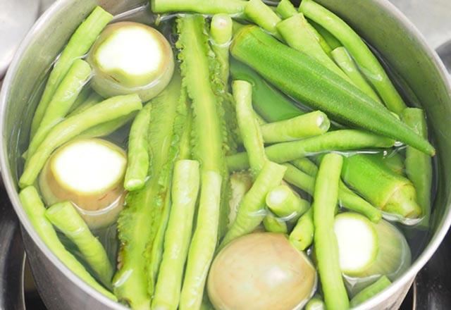 Bamyann besin deerlerini kaybetmemesi ve vitamin ve minerallerinden en iyi ekilde yararlanlmas iin doru piirme metodlarn kullanmak gerekir.  Bamya genellikle ksk atete piirildiinden besin deerleri korunur. Yksek s nedeniyle faydalarn kaybetmemi olur.